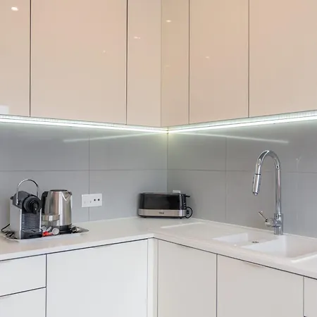 Maestro By Lovelystay *